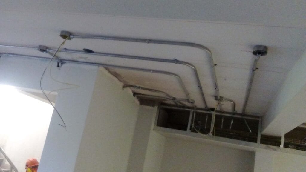 Instalación tuberia electrica metalica EMT