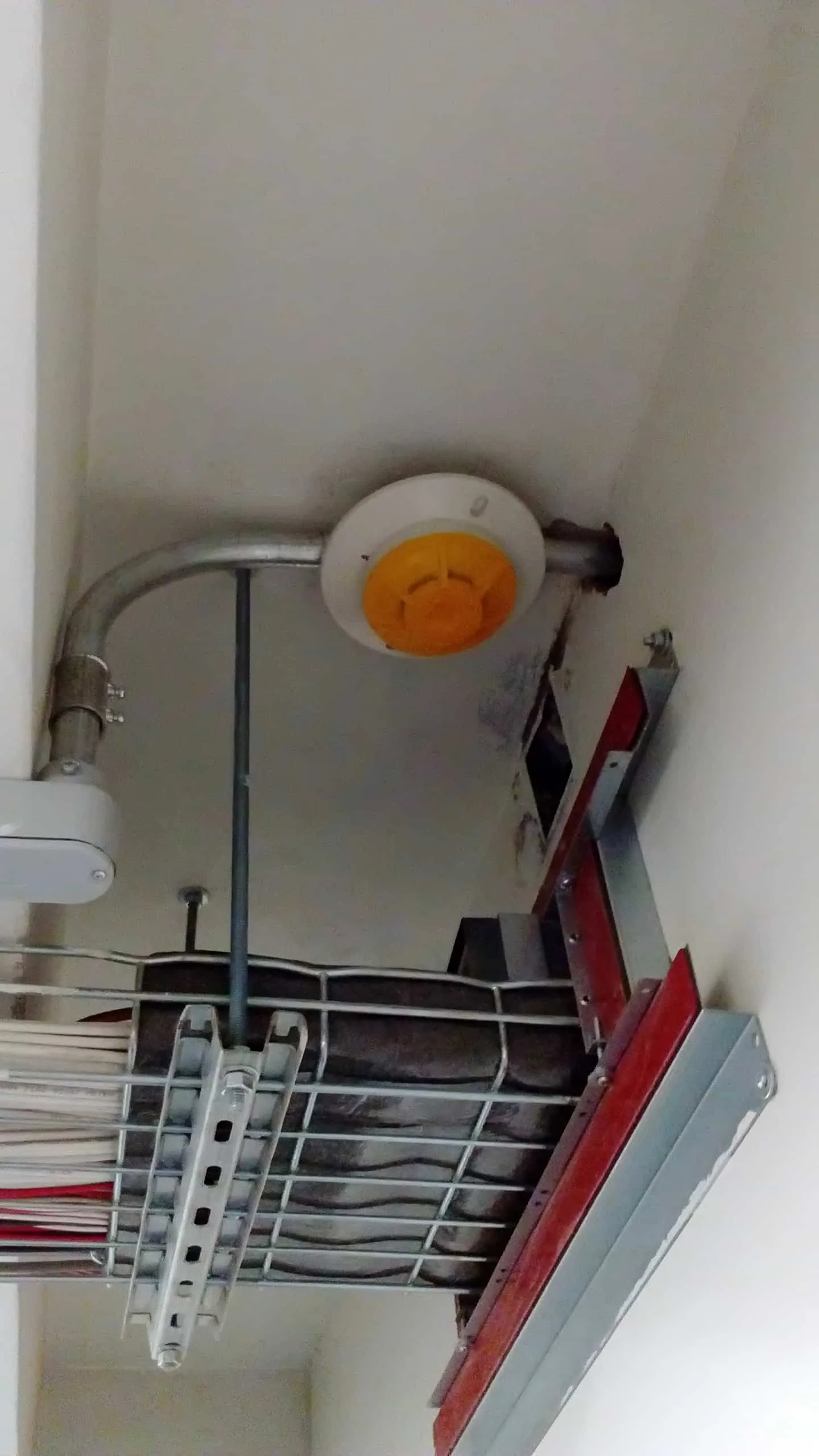 instalación de canalización eléctrica.