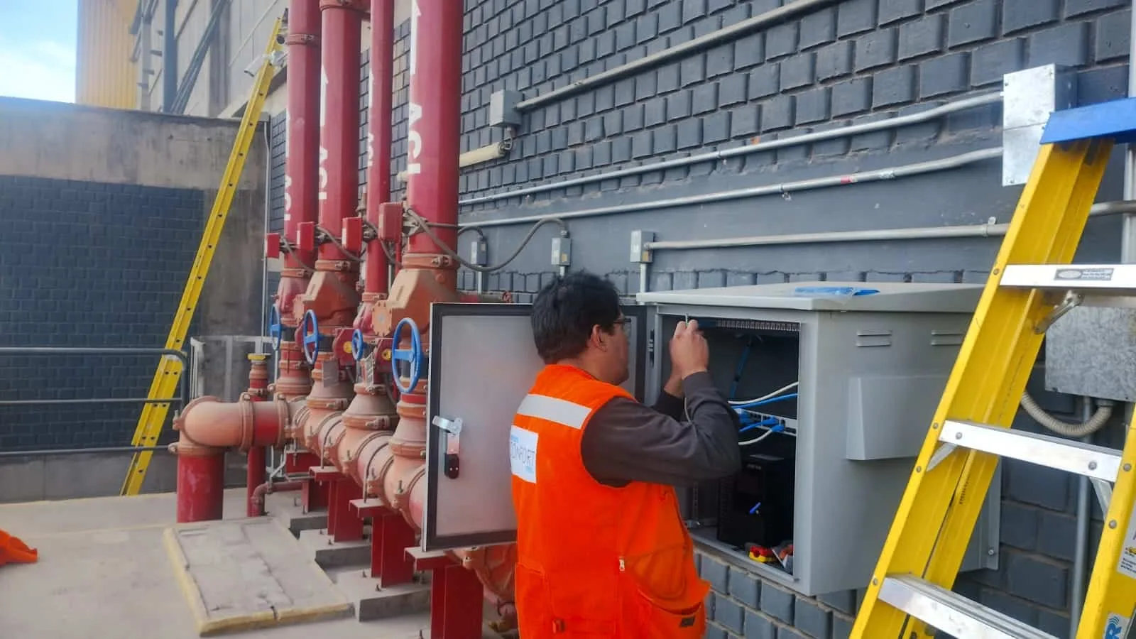 instalación de canalización eléctrica.
