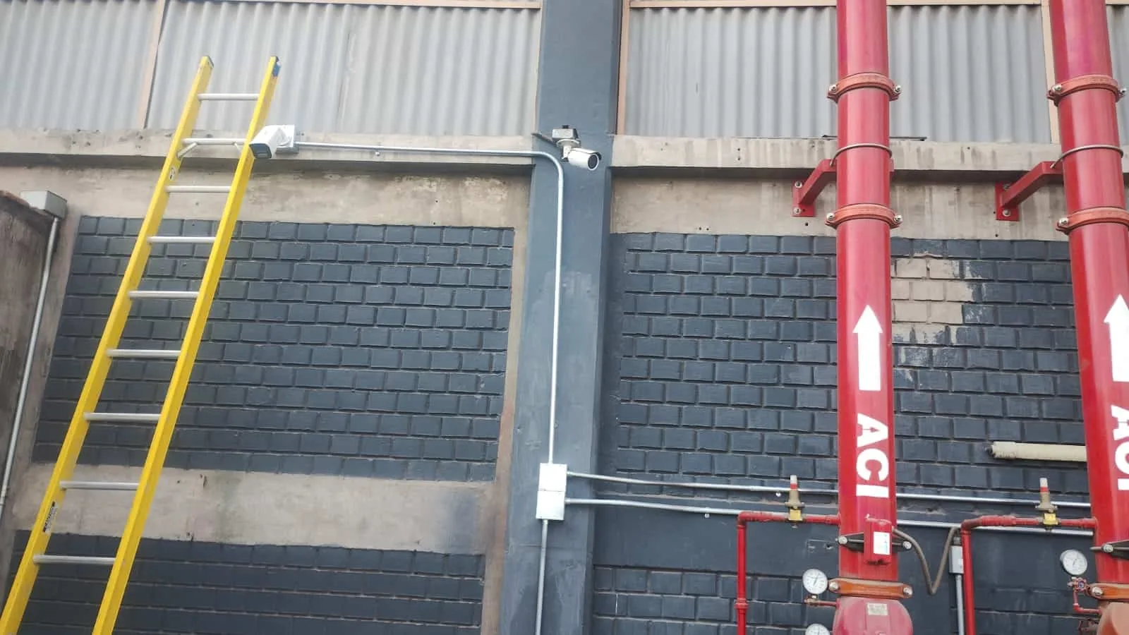 instalación de canalización eléctrica.