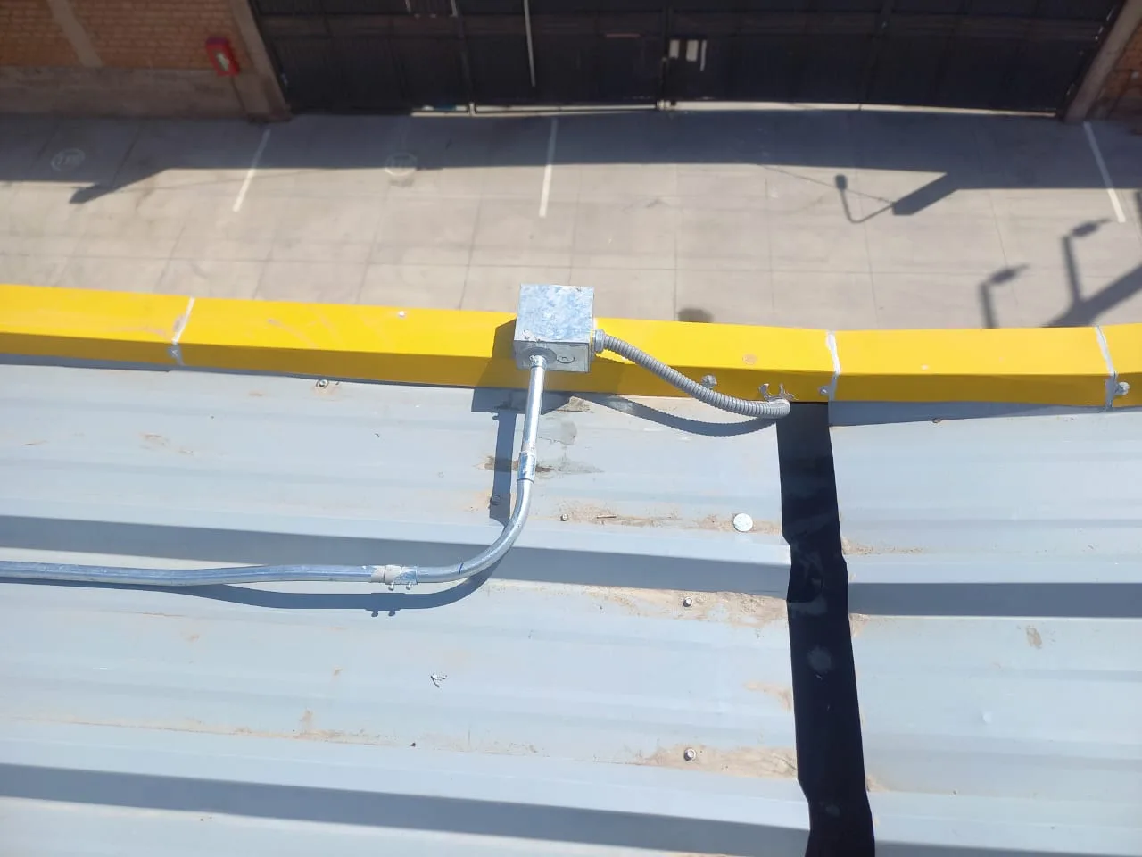 instalación de canalización eléctrica.