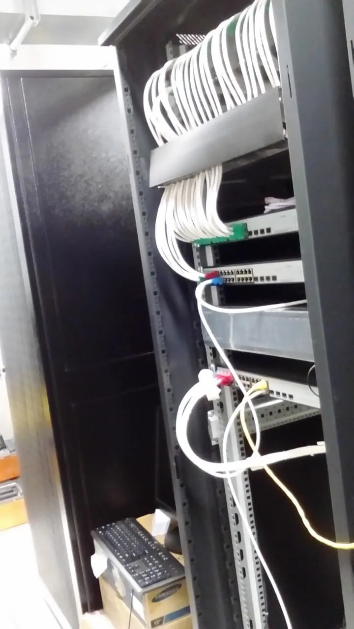 GABINETE DE TELECOMUNICACION 16.