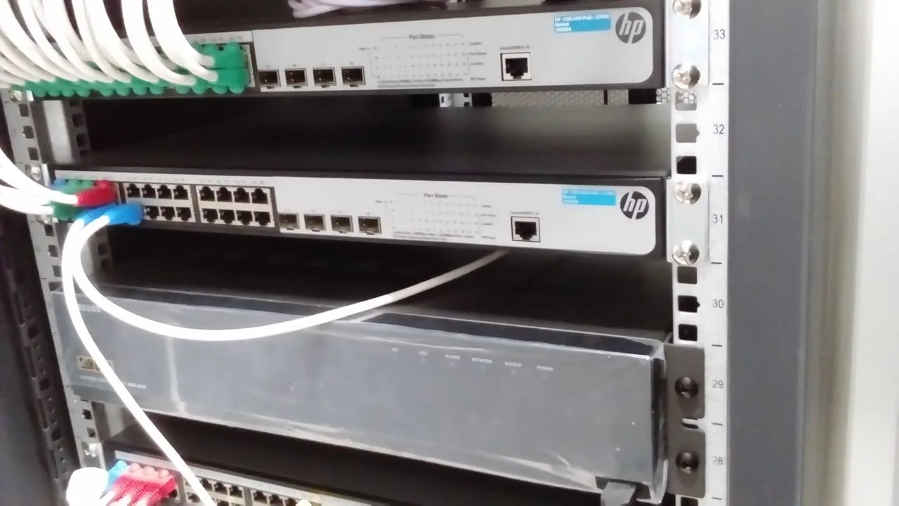 GABINETE DE TELECOMUNICACION 15.