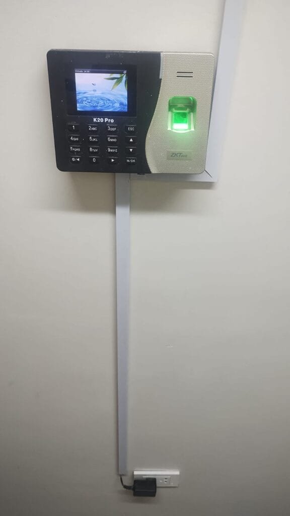 Instalación control de asistencia