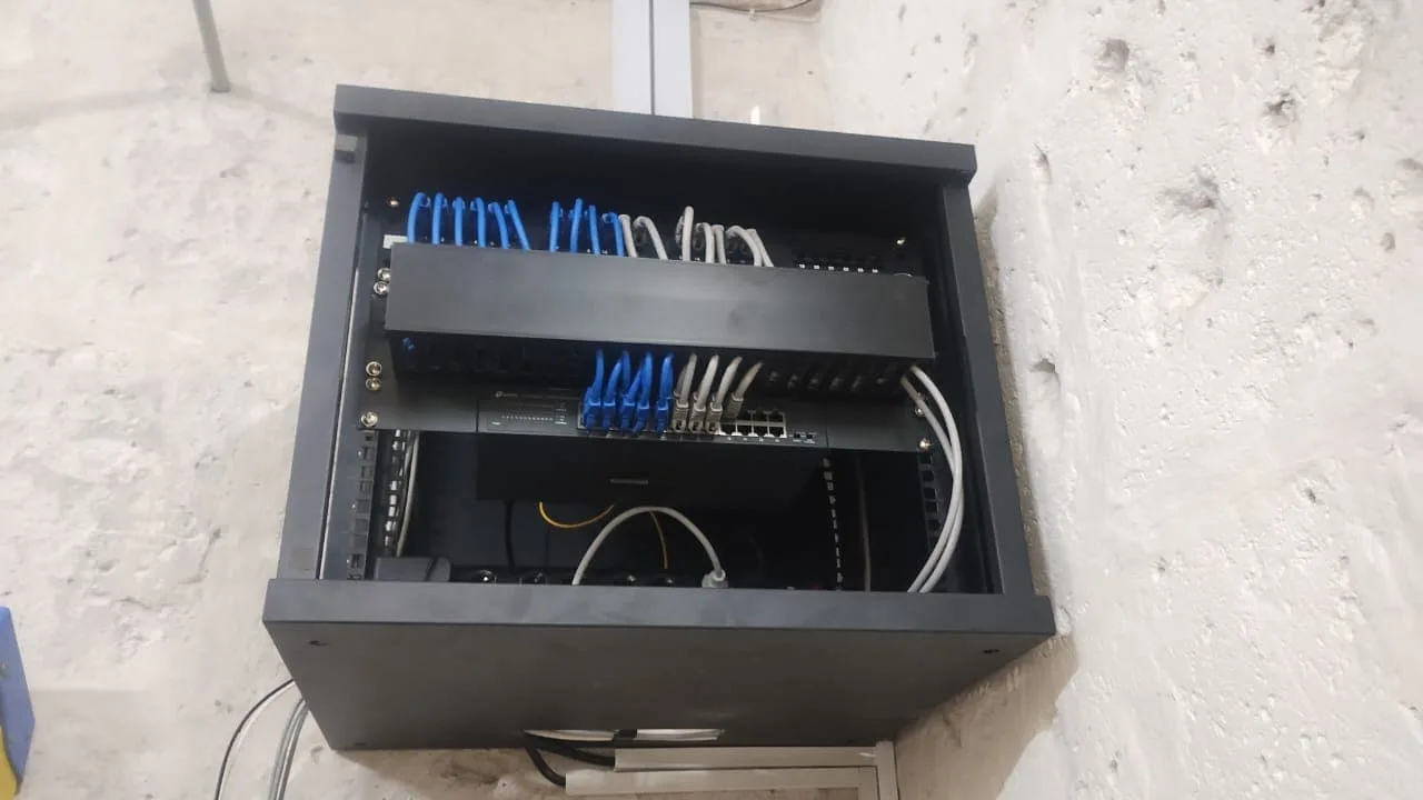 GABINETE DE TELECOMUNICACIONES.