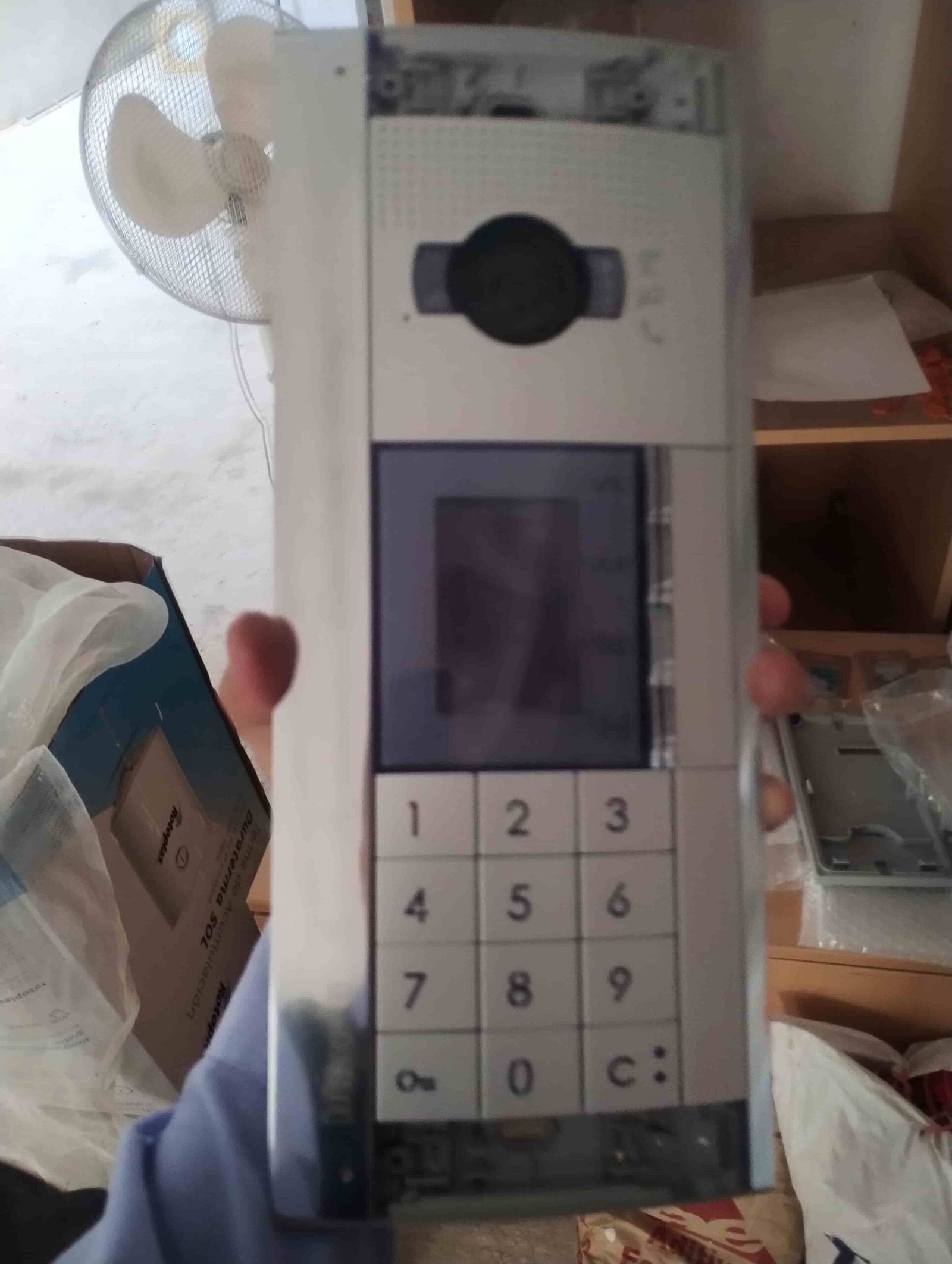 Instalación de intercomunicadores y videoporteros.