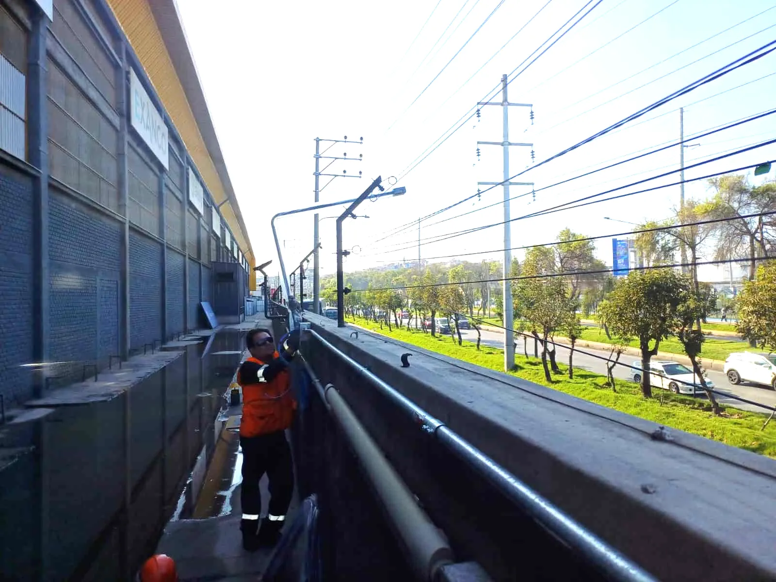 instalación de canalización eléctrica.