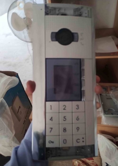 Instalación de intercomunicadores y videoporteros.